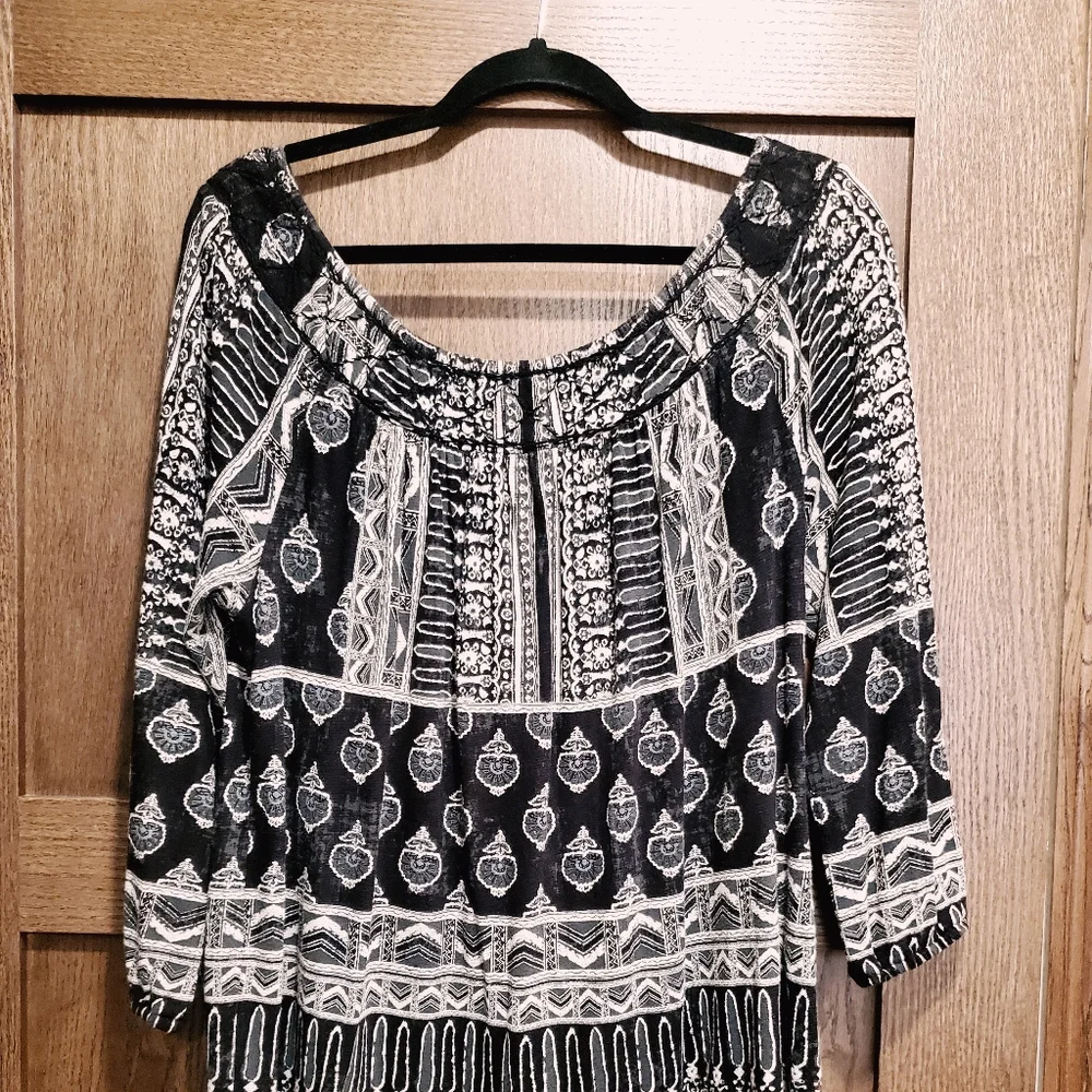 Lucky Brand 3/4 sleeve top - Picture 2 of 4